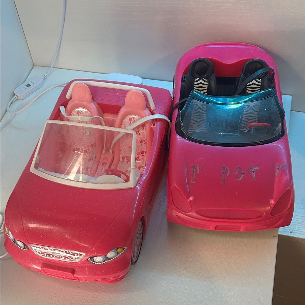 Barbie & Raquelle toy cars